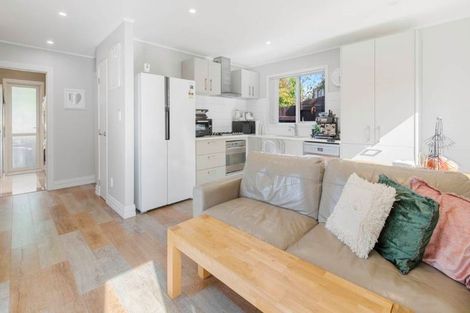 Photo of property in 44 Gosford Drive, Botany Downs, Auckland, 2010