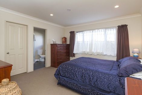 Photo of property in 32 Moana Grove, Waiwhetu, Lower Hutt, 5010