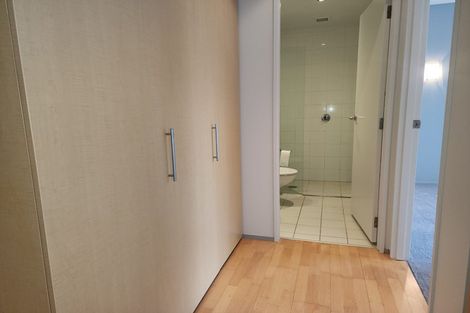 Photo of property in Sanctum Apartment, 10 Ebor Street, Te Aro, Wellington, 6011