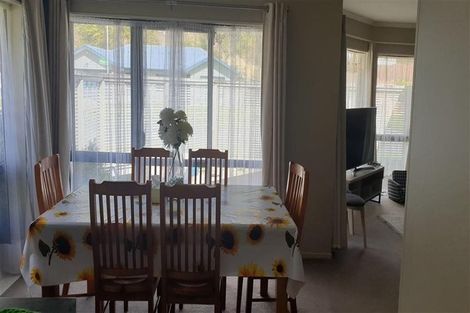 Photo of property in 13 Aragon Grove, Kingsley Heights, Upper Hutt, 5018