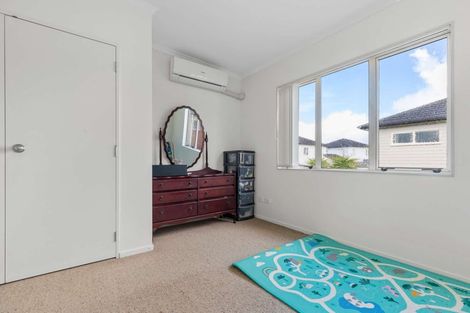 Photo of property in 65 Brashier Circle, Sunnyvale, Auckland, 0612