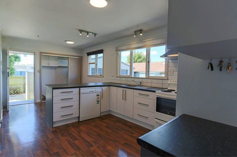 Photo of property in 32 Vagues Road, Northcote, Christchurch, 8052