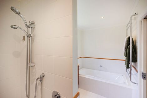 Photo of property in 3 The Oaks, Awapuni, Palmerston North, 4412