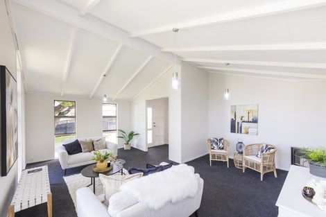 Photo of property in 3 Escort Grove, Awapuni, Palmerston North, 4412