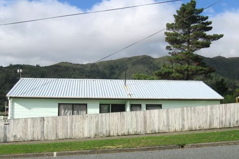 Photo of property in 24 Amundsen Grove, Stokes Valley, Lower Hutt, 5019