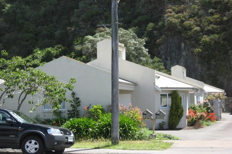 Photo of property in 2/36 Wakefield Avenue, Sumner, Christchurch, 8081