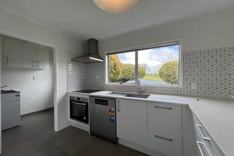 Photo of property in 21 Meadowood Drive, Unsworth Heights, Auckland, 0632