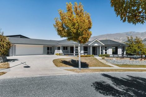 Photo of property in 2 Island View Place, Wanaka, 9305