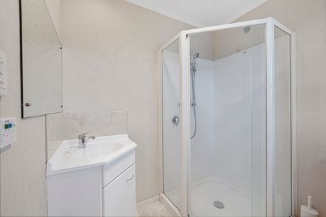 Photo of property in 20 Clare Street, Cambridge, 3434