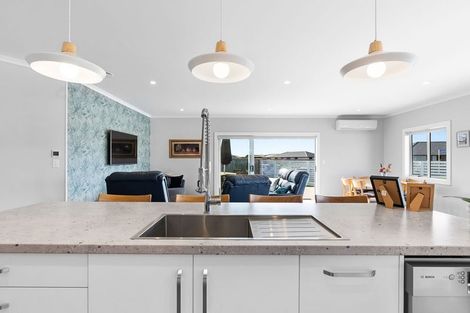 Photo of property in 27 County Drive, Hawera, 4610