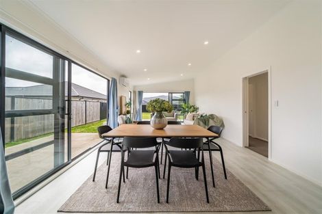 Photo of property in 8 Whitten Way, Wallaceville, Upper Hutt, 5018