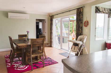 Photo of property in 21 Chippewa Place, Conifer Grove, Takanini, 2112