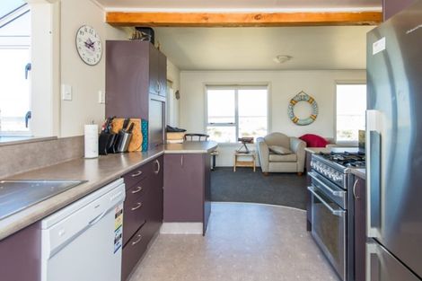 Photo of property in 29 Nukumaru Parade, Waiinu Beach, Whanganui, 4588