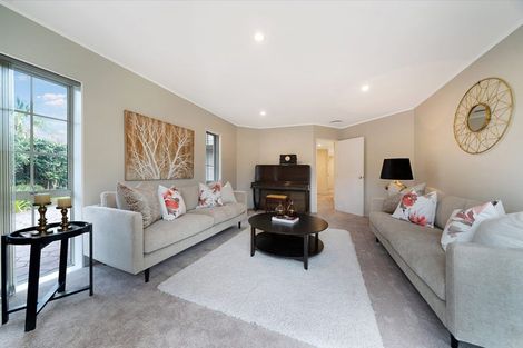 Photo of property in 50 Settlers Grove, Orewa, 0931