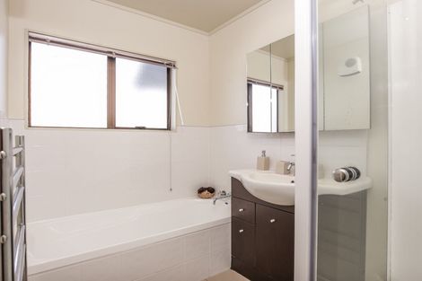 Photo of property in 2/36 Takapu Street, Henderson, Auckland, 0612