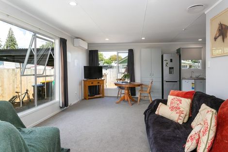 Photo of property in 7a Carlyle Street, Leamington, Cambridge, 3432