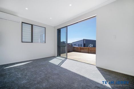 Photo of property in 14 Parahau Road, Papakura, 2110