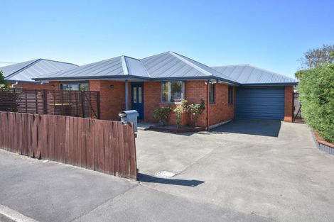 Photo of property in 33 Macandrew Road, South Dunedin, Dunedin, 9012