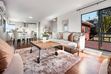 Photo of property in 1/3 Valecrest Place, Bayview, Auckland, 0629