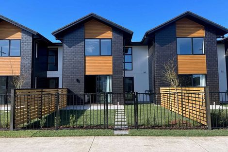 Photo of property in 72 Papatupu Way, Kumeu, 0810