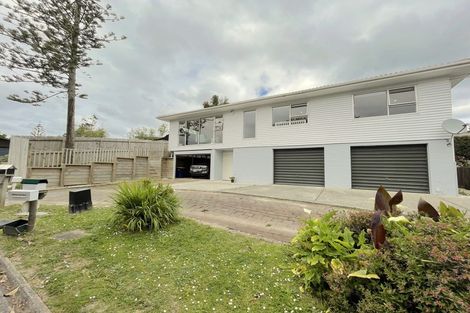 Photo of property in 13 Seabar Place, Glen Eden, Auckland, 0602
