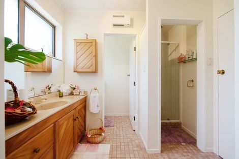 Photo of property in 35 Halswater Drive, Churton Park, Wellington, 6037