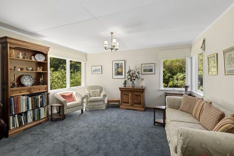 Photo of property in 16 Fendalton Crescent, Pinehaven, Upper Hutt, 5019