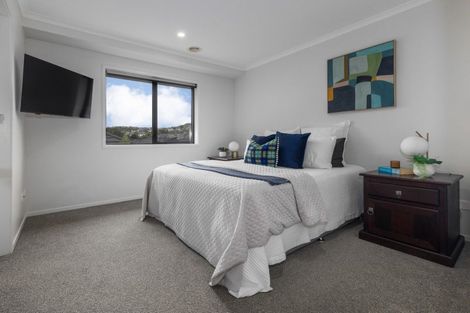 Photo of property in 28 Mooring Close, Whitby, Porirua, 5024