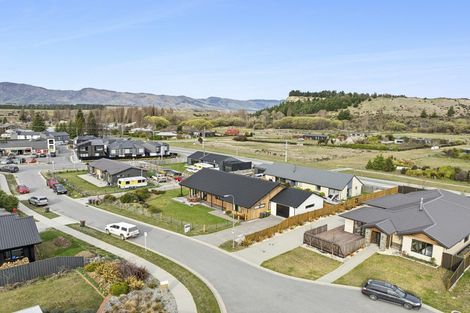 Photo of property in 8 Hebbard Court, Albert Town, Wanaka, 9305