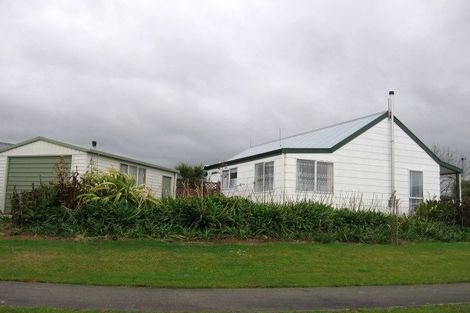 Photo of property in 6 Tiller Close, Kelvin Grove, Palmerston North, 4414