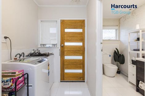 Photo of property in 2/55 Orams Road, Hillpark, Auckland, 2102