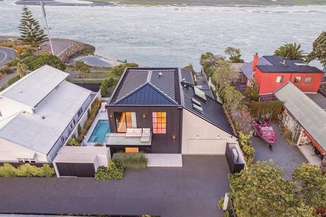 Photo of property in 8a Beachville Road, Redcliffs, Christchurch, 8081