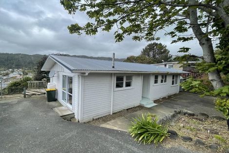 Photo of property in 17 Amundsen Grove, Stokes Valley, Lower Hutt, 5019