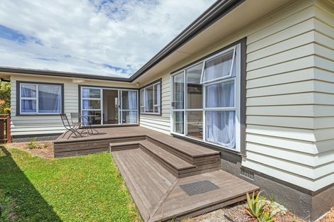 Photo of property in 42 Abraham Crescent, Milson, Palmerston North, 4414