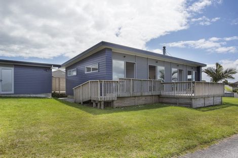 Photo of property in 24 Omana Avenue, Shelly Beach, Helensville, 0874