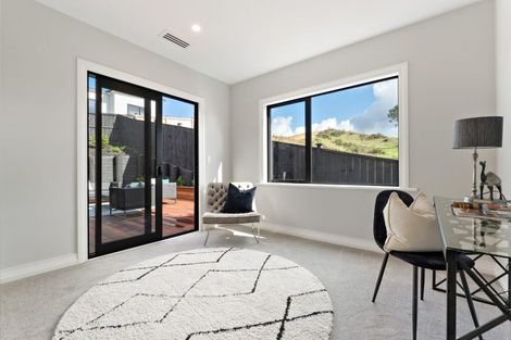 Photo of property in 9 Halcyon Bay Lane, Wainui, 0992