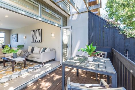 Photo of property in 6m Carlton Gore Road, Grafton, Auckland, 1023