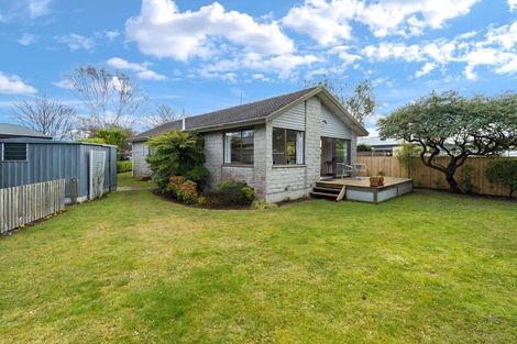 Photo of property in 21 Clivedon Place, Redwood, Christchurch, 8051