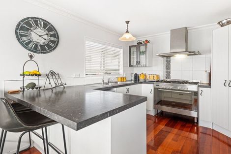 Photo of property in 30c Eleventh Avenue, Tauranga, 3110