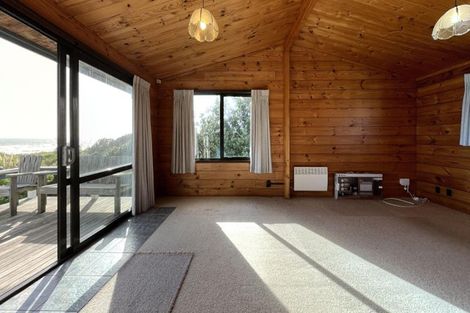 Photo of property in 25 Oratia Street, Waikanae Beach, Waikanae, 5036