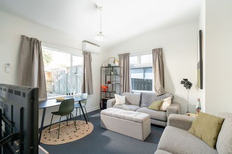 Photo of property in 8 Shannon Street, Mount Victoria, Wellington, 6011