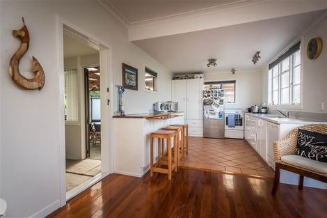 Photo of property in 63 Hutchinson Avenue, New Lynn, Auckland, 0600