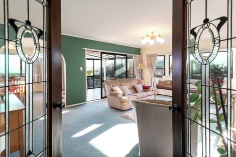 Photo of property in 2/3 Te Akau Crescent, Bucklands Beach, Auckland, 2012
