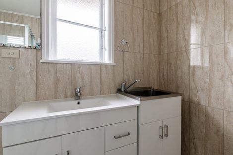 Photo of property in 110 Astley Avenue, New Lynn, Auckland, 0600