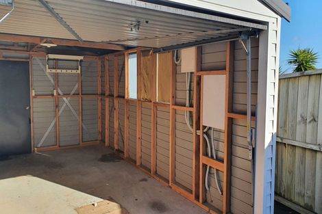 Photo of property in 27 Pahi Place, West Harbour, Auckland, 0618