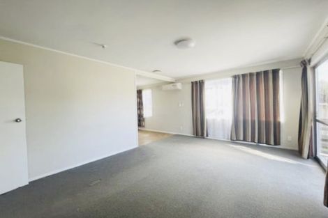 Photo of property in 20 Fiesta Drive, Half Moon Bay, Auckland, 2012