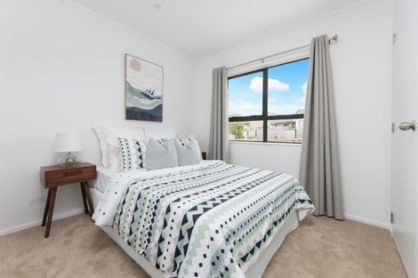 Photo of property in 94 Beach Haven Road, Beach Haven, Auckland, 0626