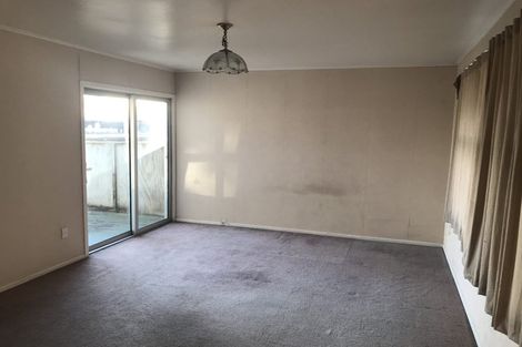 Photo of property in 2/133 Edgewater Drive, Pakuranga, Auckland, 2010