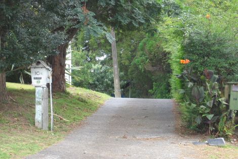 Photo of property in 2/10 Rambler Crescent, Beach Haven, Auckland, 0626