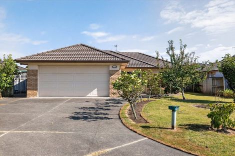 Photo of property in 4 Mcleod Place, Papamoa Beach, Papamoa, 3118